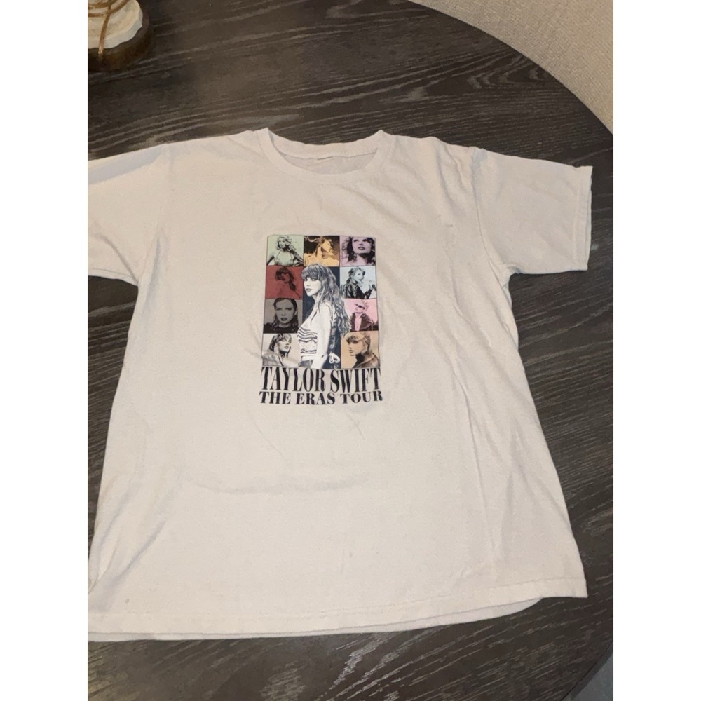 Taylor Swift The Eras Tour‎ Women Small  Black Graphic T-Shirt